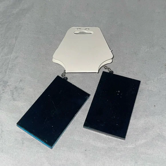 *KEPT! Boutique cassette fishhook earrings - retro 80’s 90’s vibes! - Picture 2 of 3